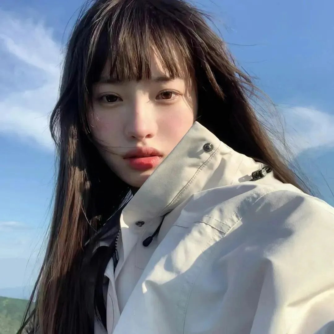 《月满云知》海报