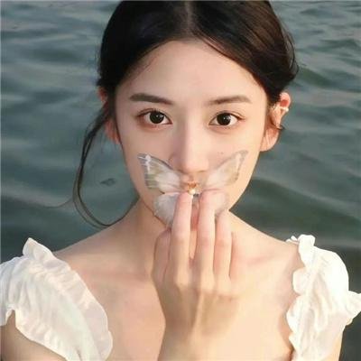 《三人合一》海报